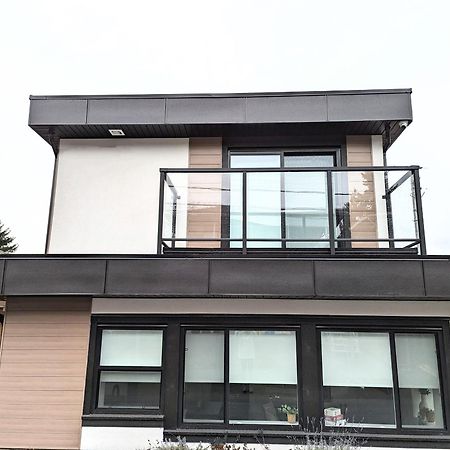 Centrally Located, Modern, 2 Bedroom Home Βανκούβερ Εξωτερικό φωτογραφία