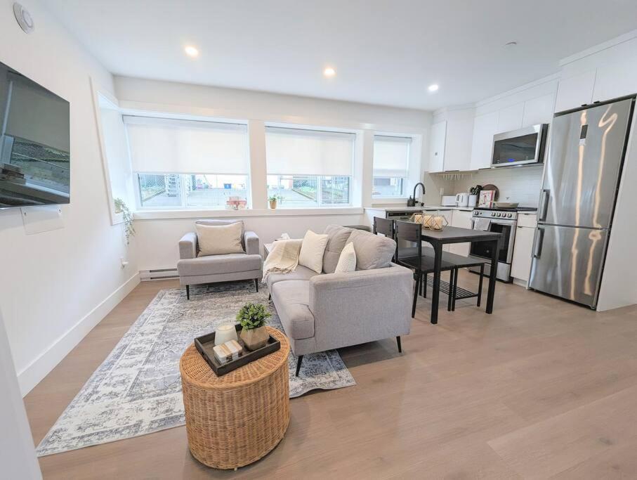 Centrally Located, Modern, 2 Bedroom Home Βανκούβερ Εξωτερικό φωτογραφία