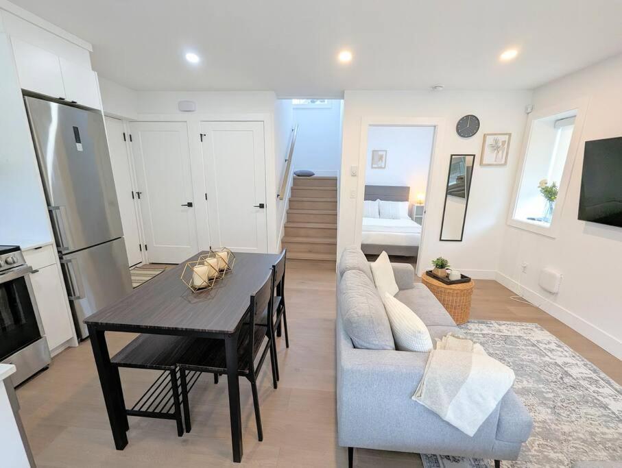 Centrally Located, Modern, 2 Bedroom Home Βανκούβερ Εξωτερικό φωτογραφία